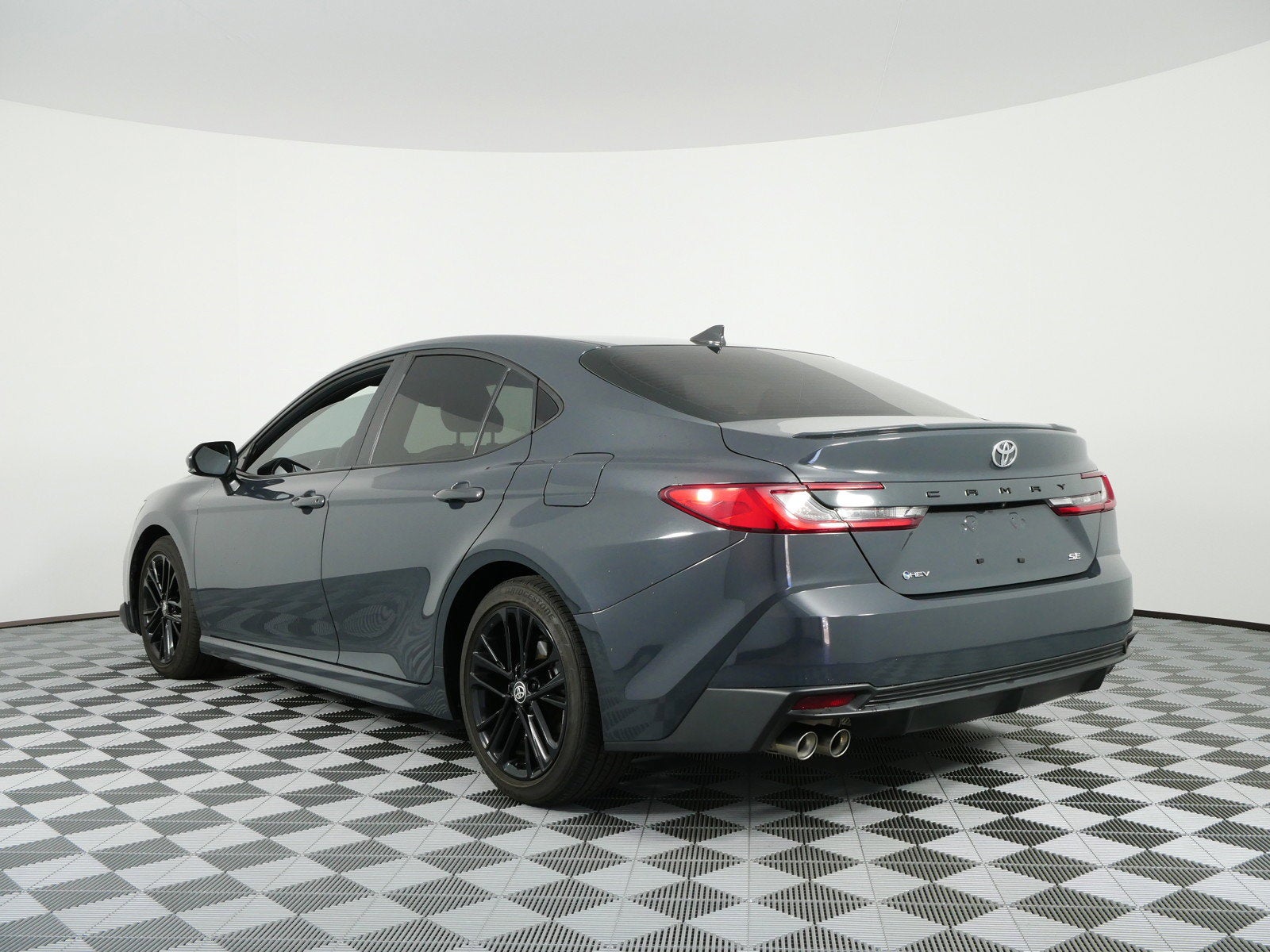 2025 Toyota Camry SE FWD *1-OWNER, CLEAN CARFAX!*