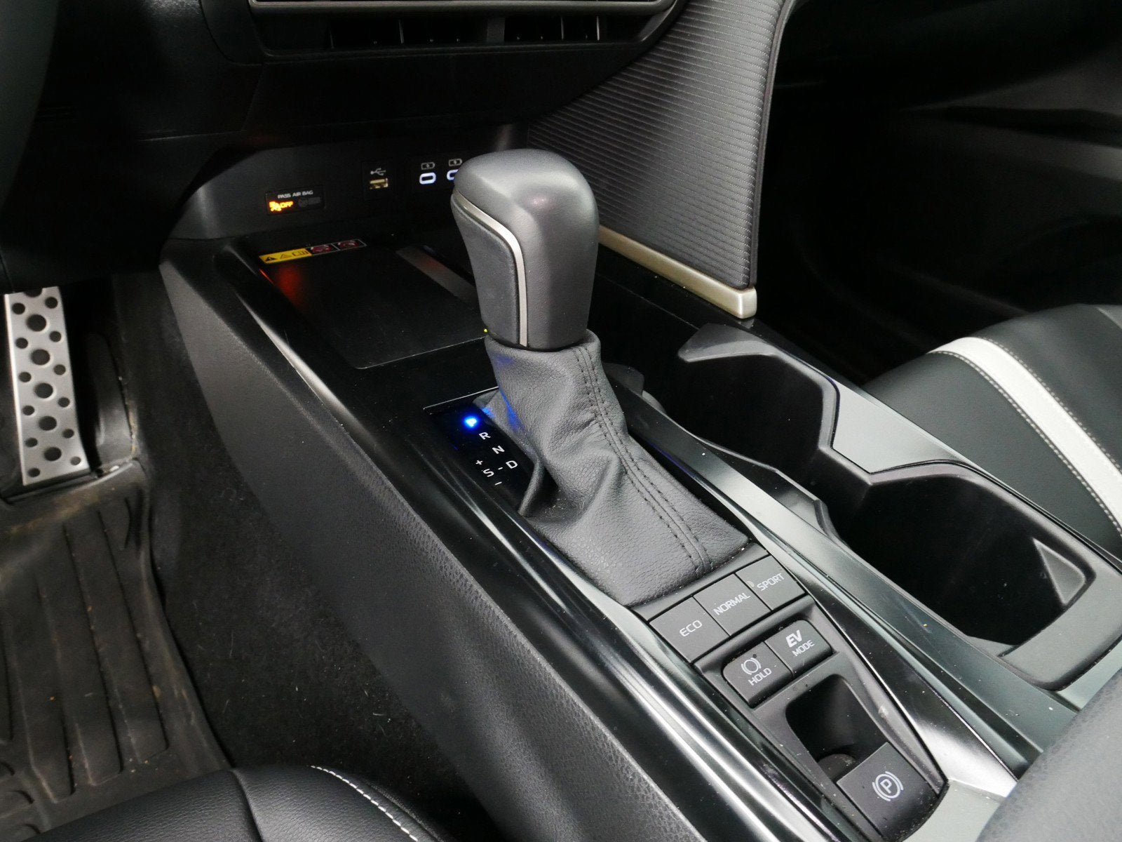 2025 Toyota Camry SE *1 OWNER, CLEAN CARFAX!*