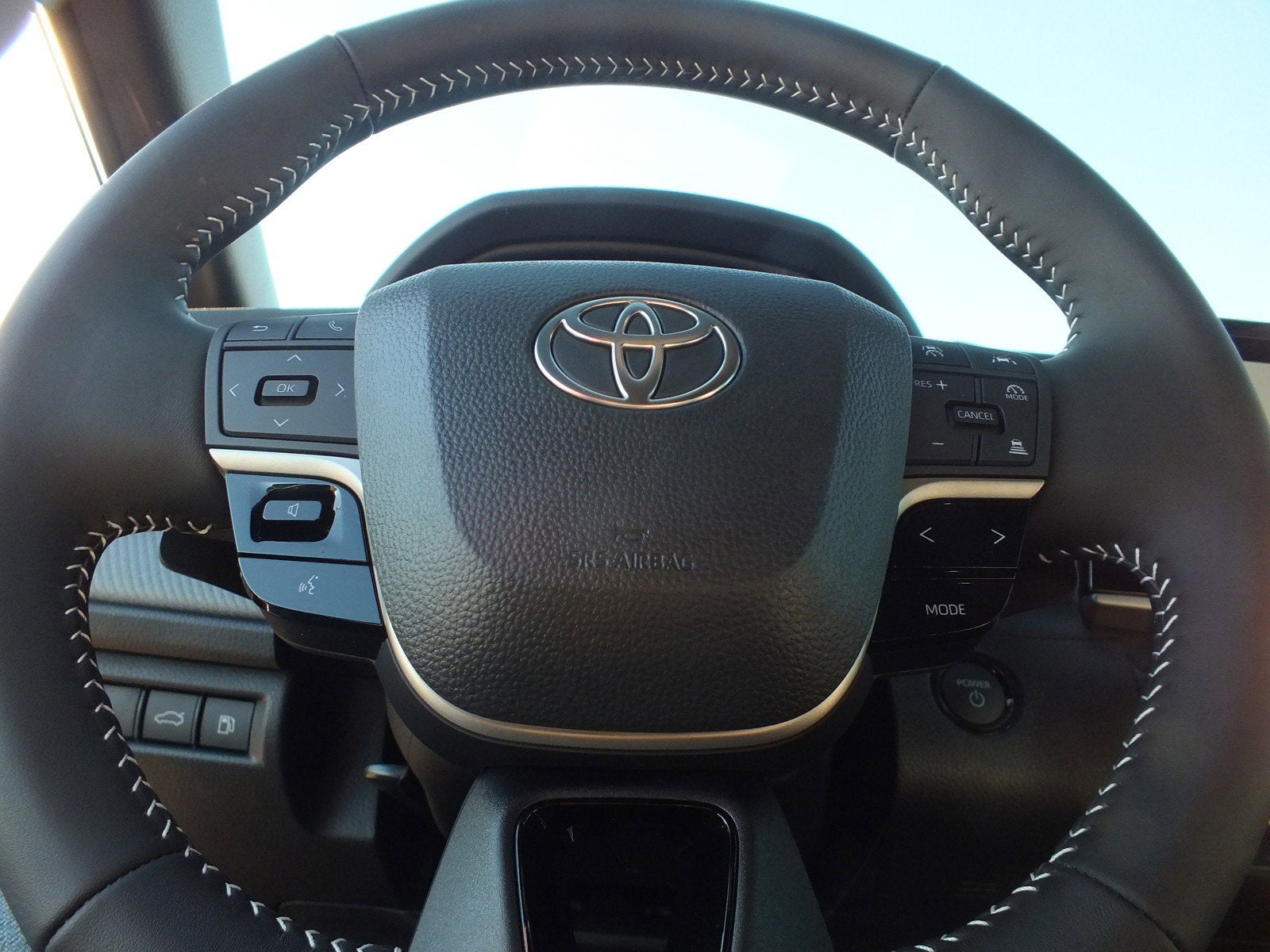 2026 Toyota Camry SE *LIKE NEW! EXTREMELY LOW MILES!*