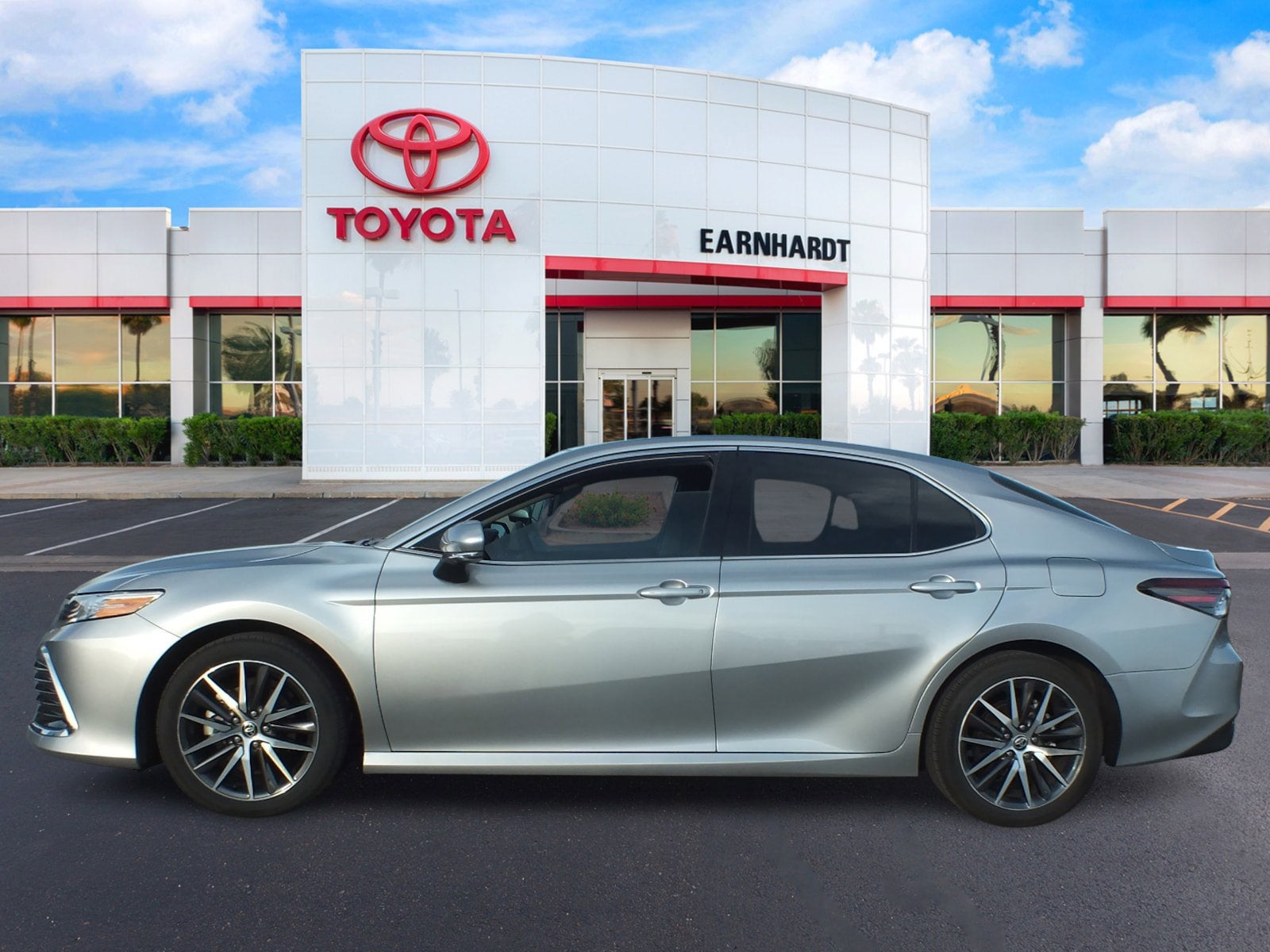 2022 Toyota Camry Hybrid XLE *CLEAN CARFAX*
