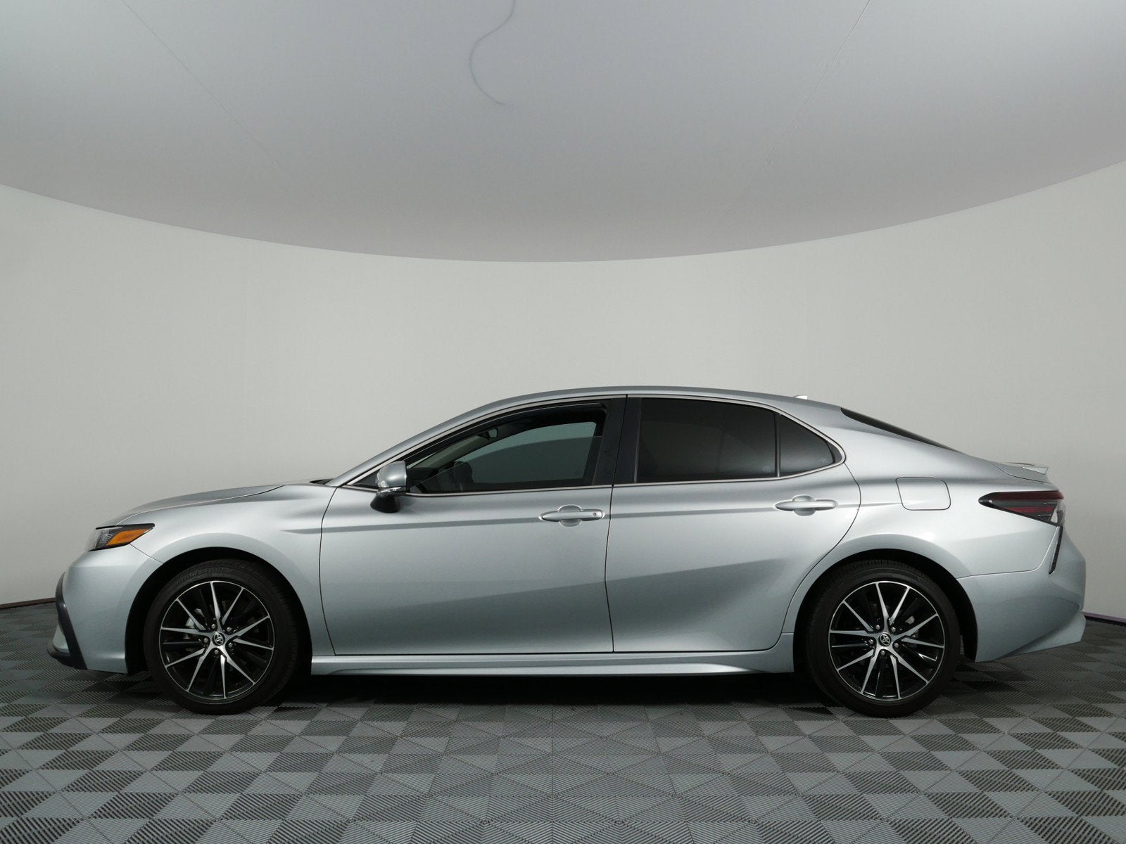 2024 Toyota Camry SE *CLEAN CARFAX!*