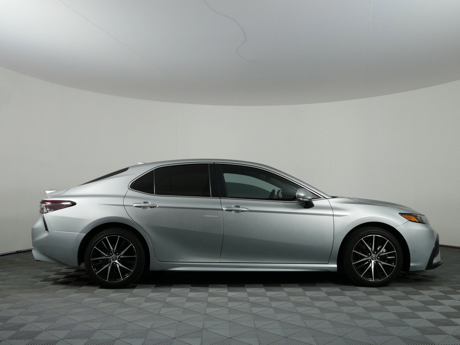 2024 Toyota Camry SE *CLEAN CARFAX!*