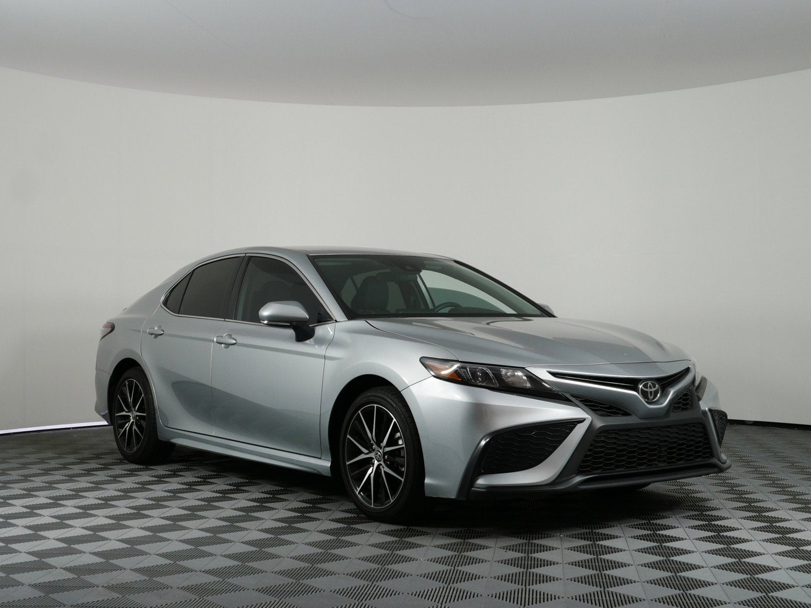 2024 Toyota Camry SE *CLEAN CARFAX!*