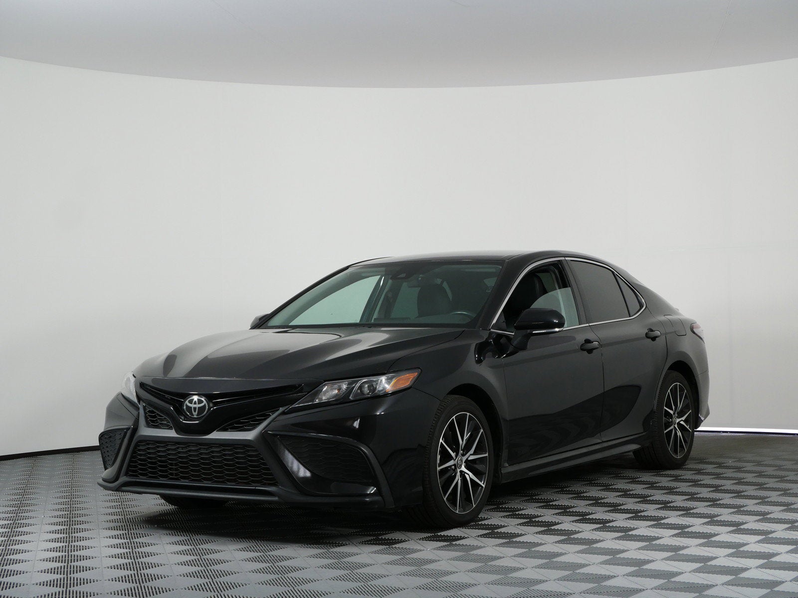 2023 Toyota Camry SE *RELIABLE DAILY DRIVER!*