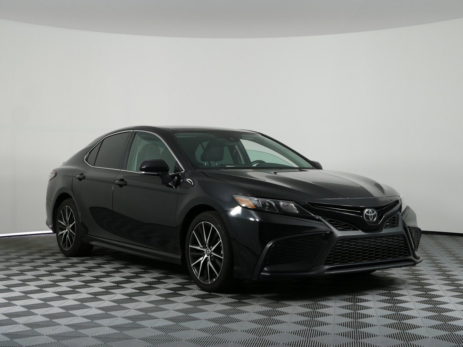 2023 Toyota Camry SE *RELIABLE DAILY DRIVER!*