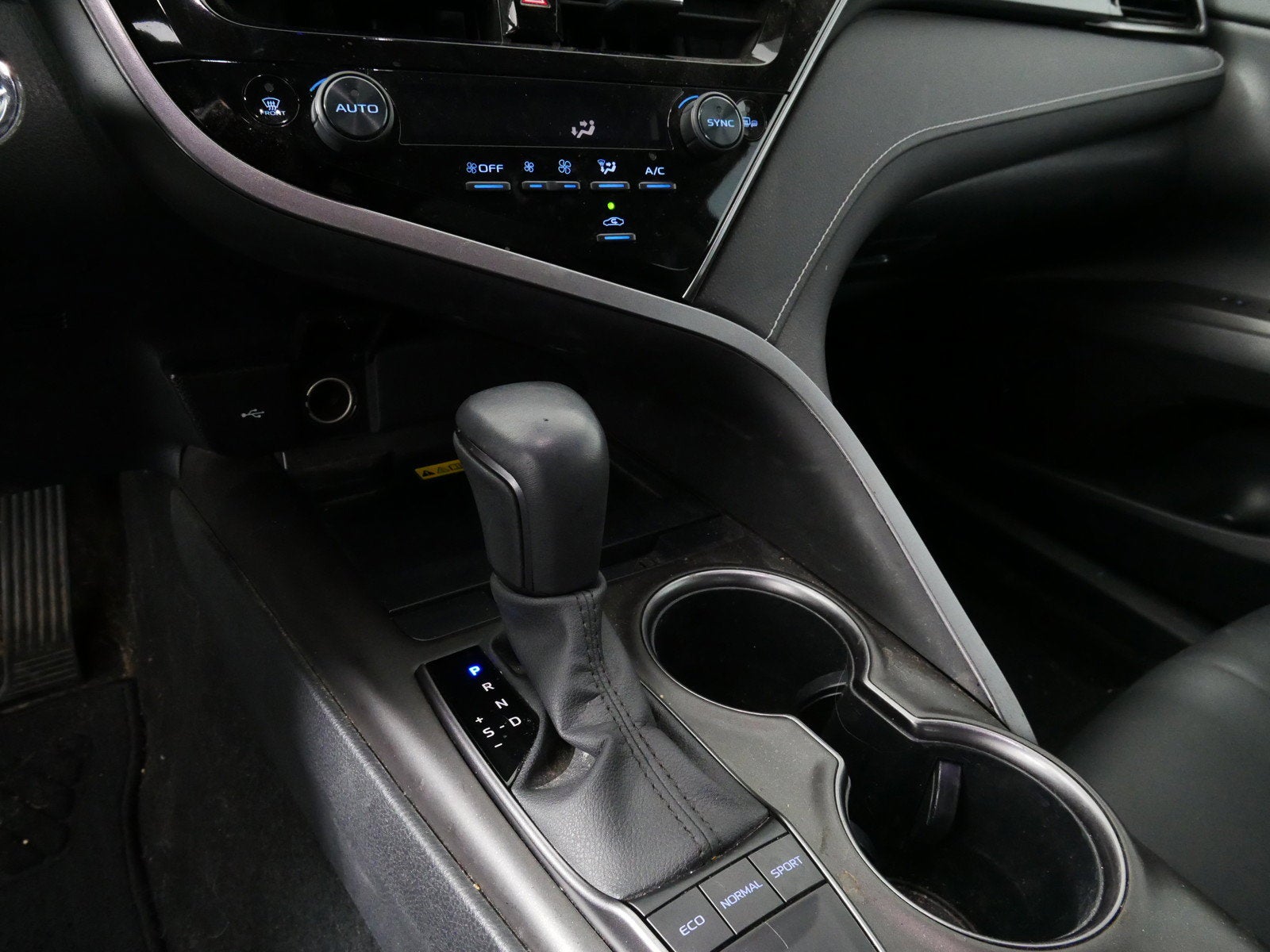 2023 Toyota Camry SE FWD *1 OWNER!*