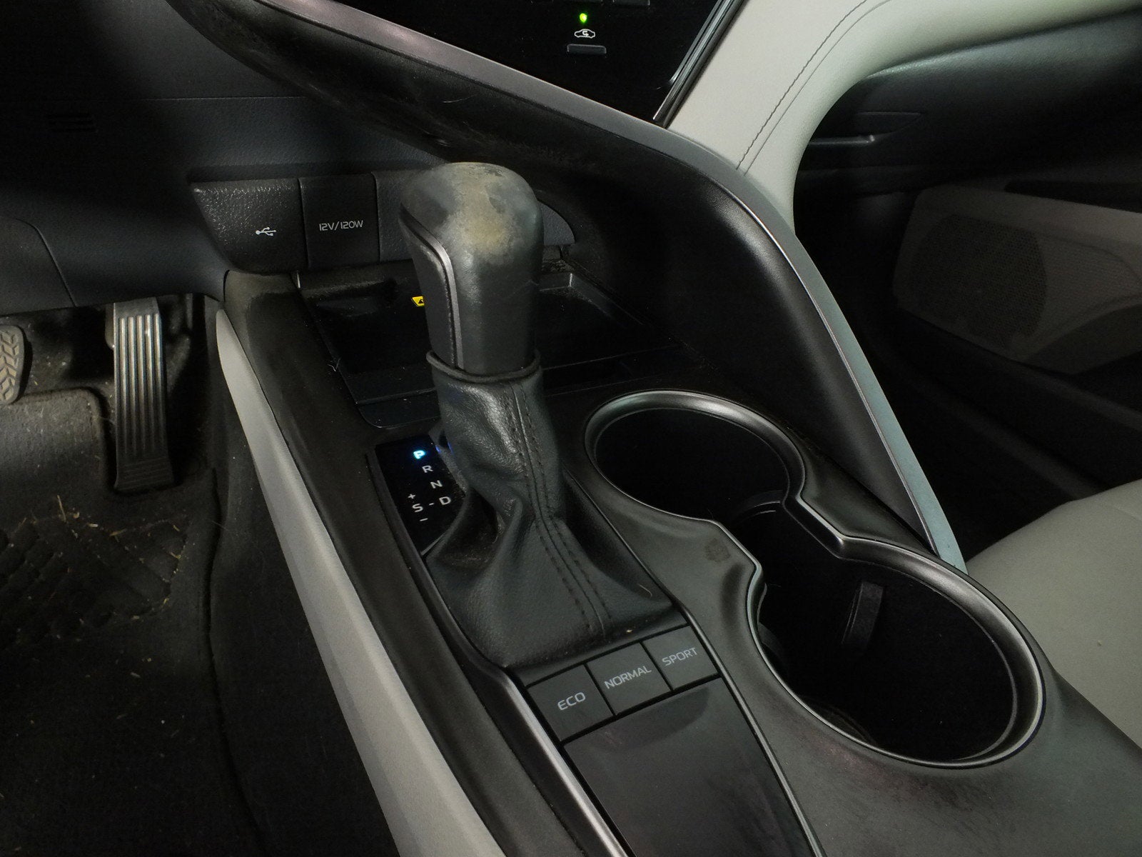 2023 Toyota Camry SE *1-OWNER! SUPER LOW MILES!*