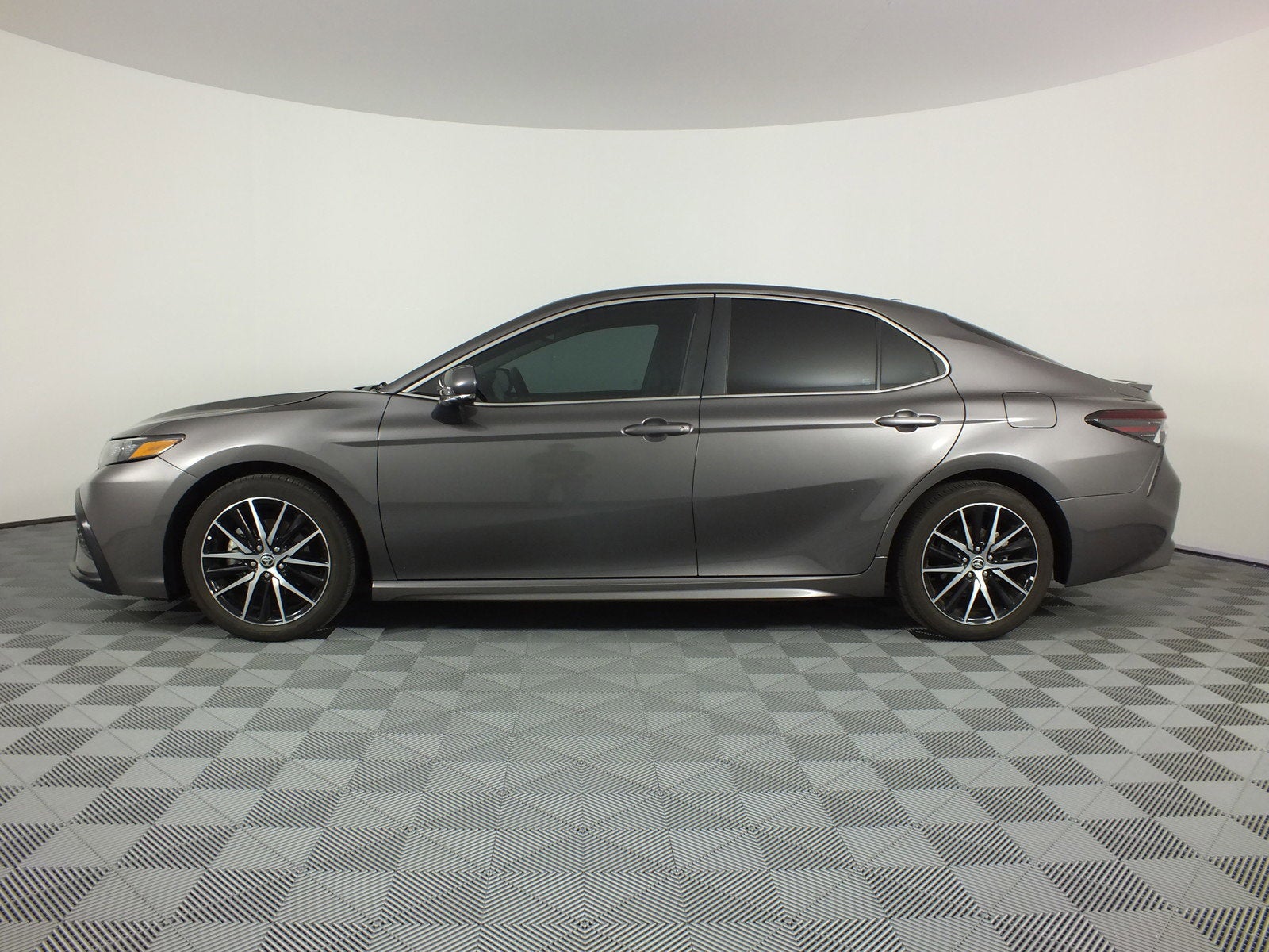 2023 Toyota Camry SE *1-OWNER! SUPER LOW MILES!*