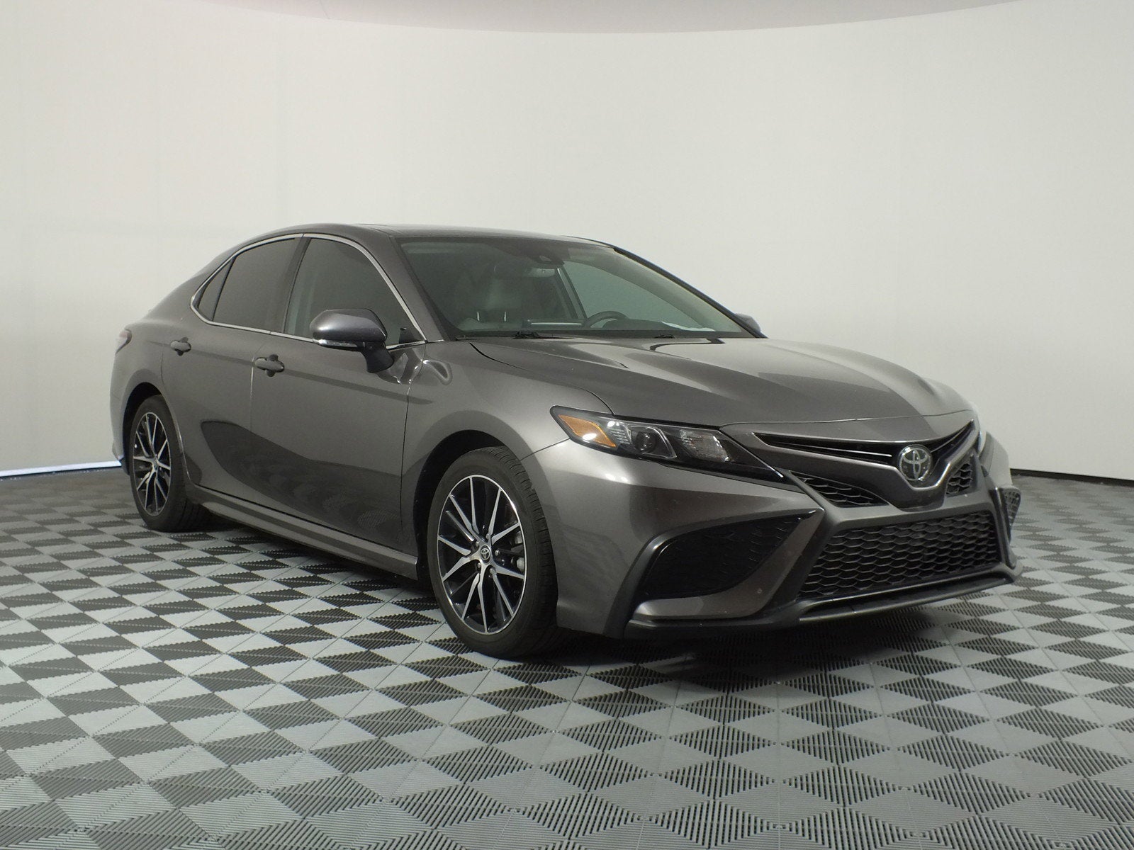 2023 Toyota Camry SE *1-OWNER! SUPER LOW MILES!*