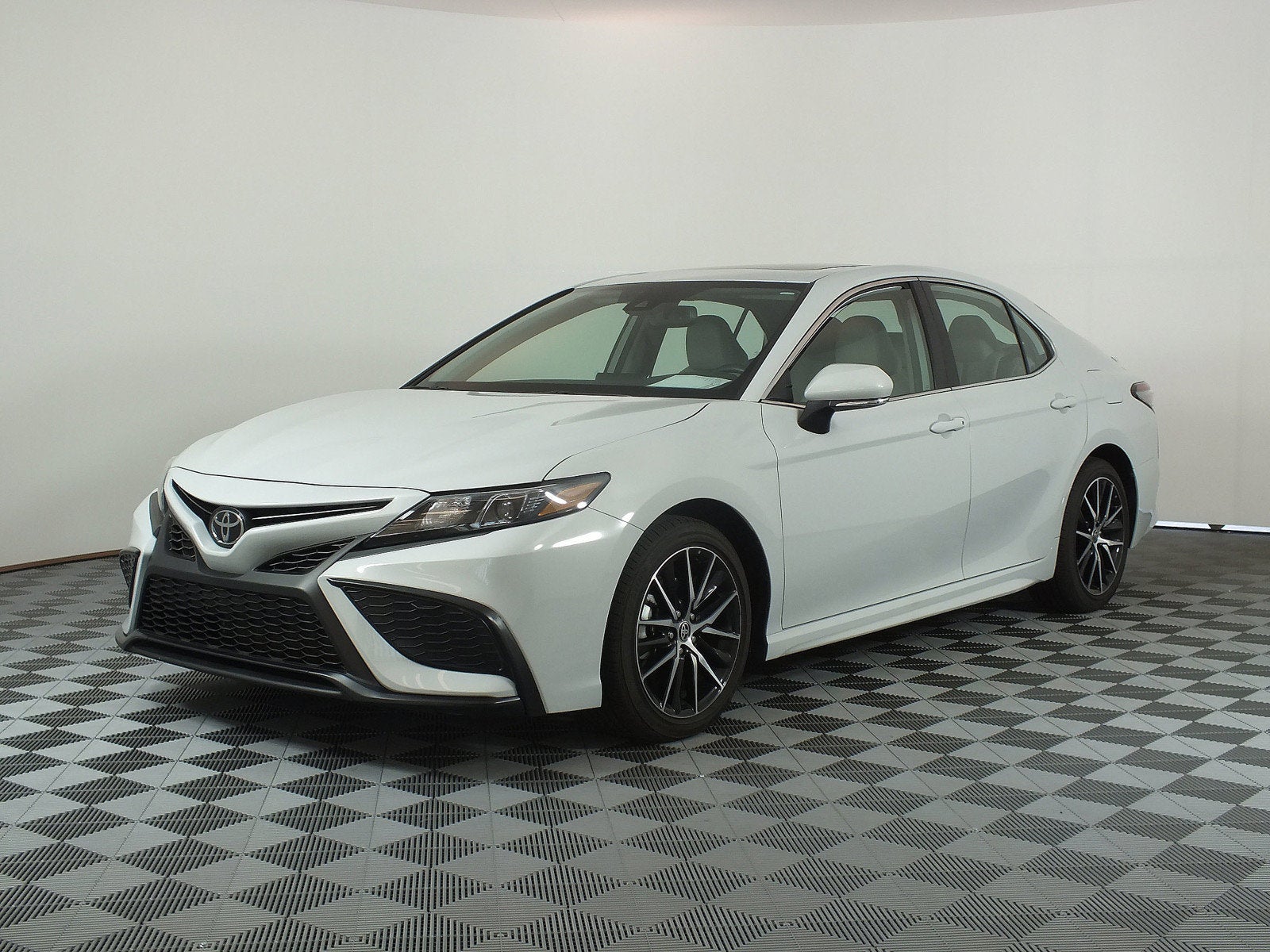 2024 Toyota Camry SE *1-OWNER*