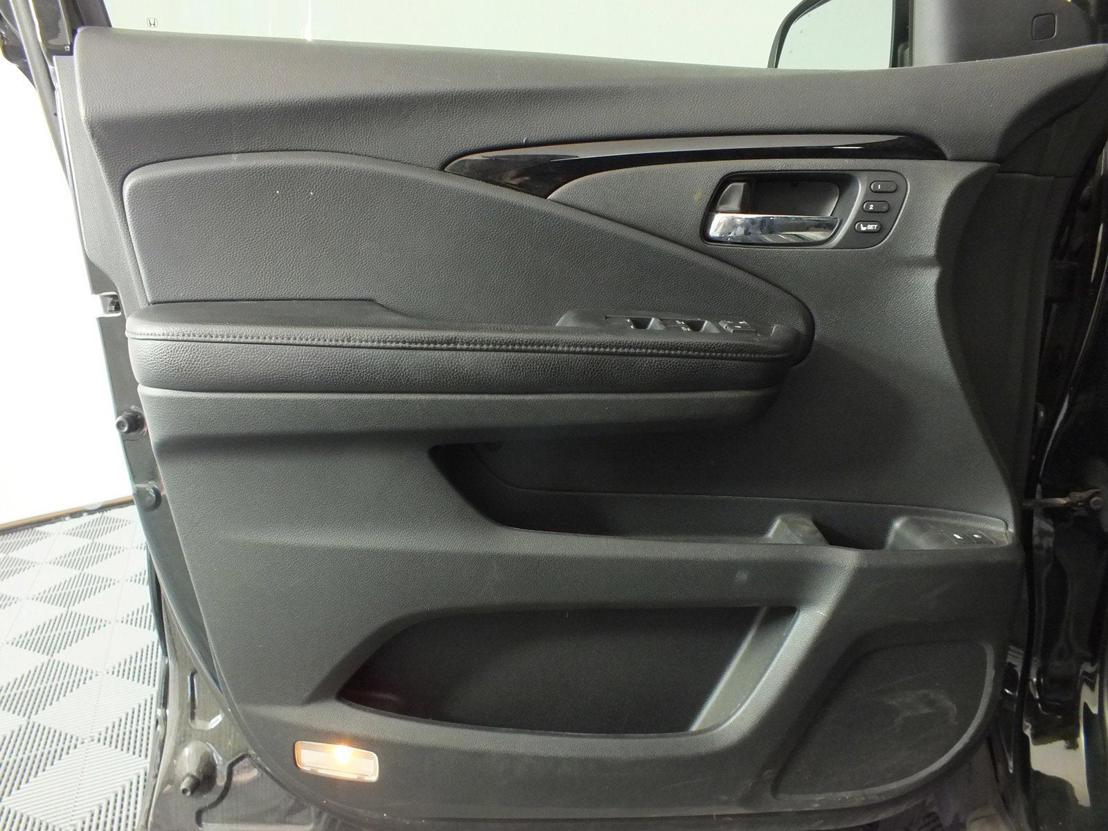 2019 Honda Passport Touring AWD *VERY WELL MAINTAINED!*