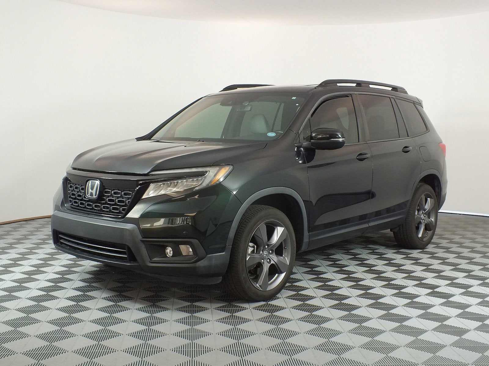 2019 Honda Passport Touring AWD *VERY WELL MAINTAINED!*