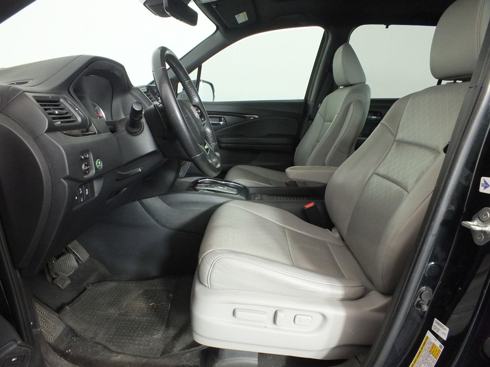 2019 Honda Passport Touring AWD *VERY WELL MAINTAINED!*