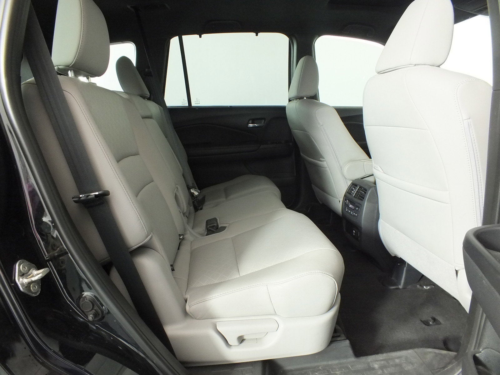 2019 Honda Passport Touring AWD *VERY WELL MAINTAINED!*