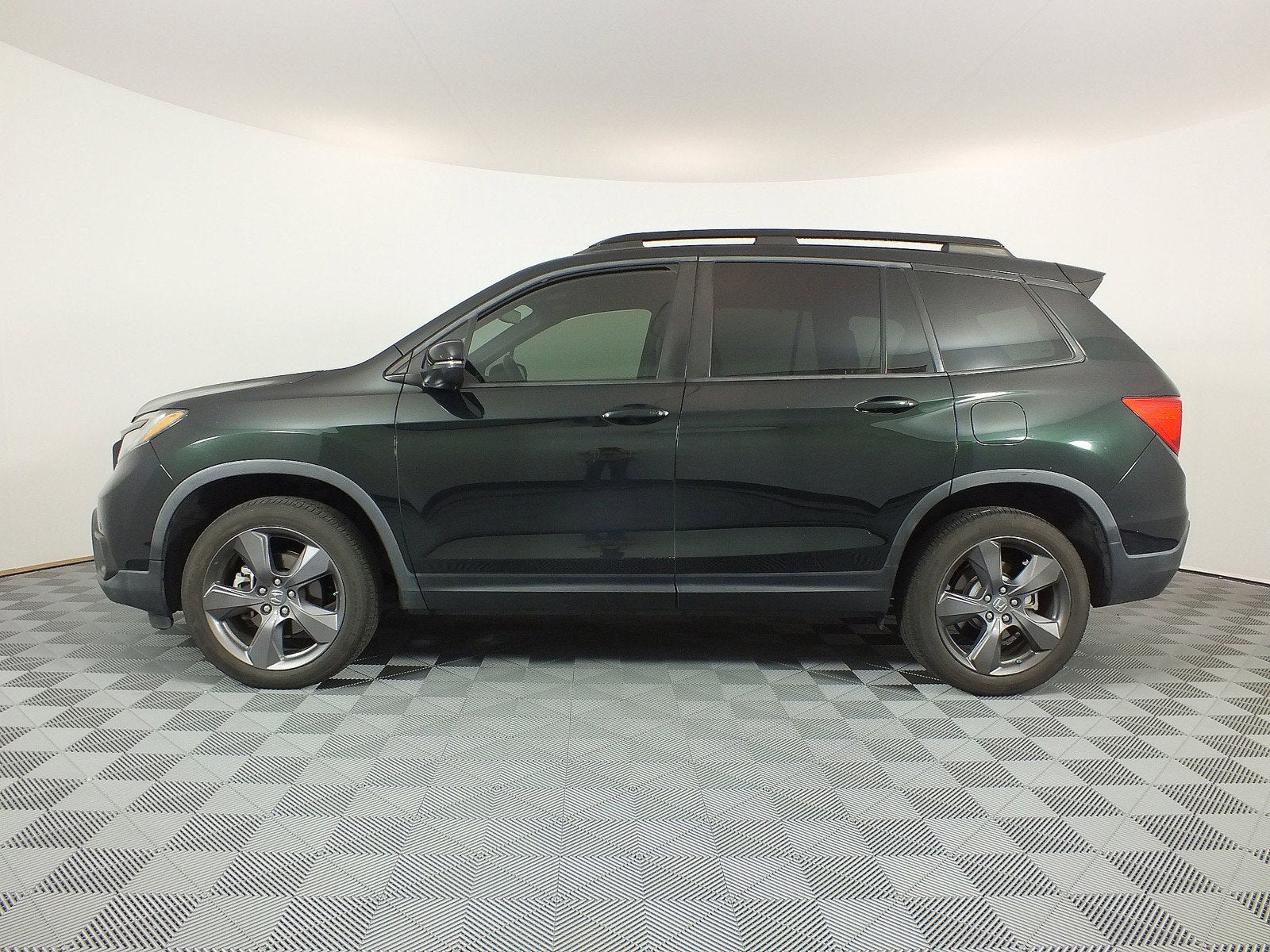 2019 Honda Passport Touring AWD *VERY WELL MAINTAINED!*