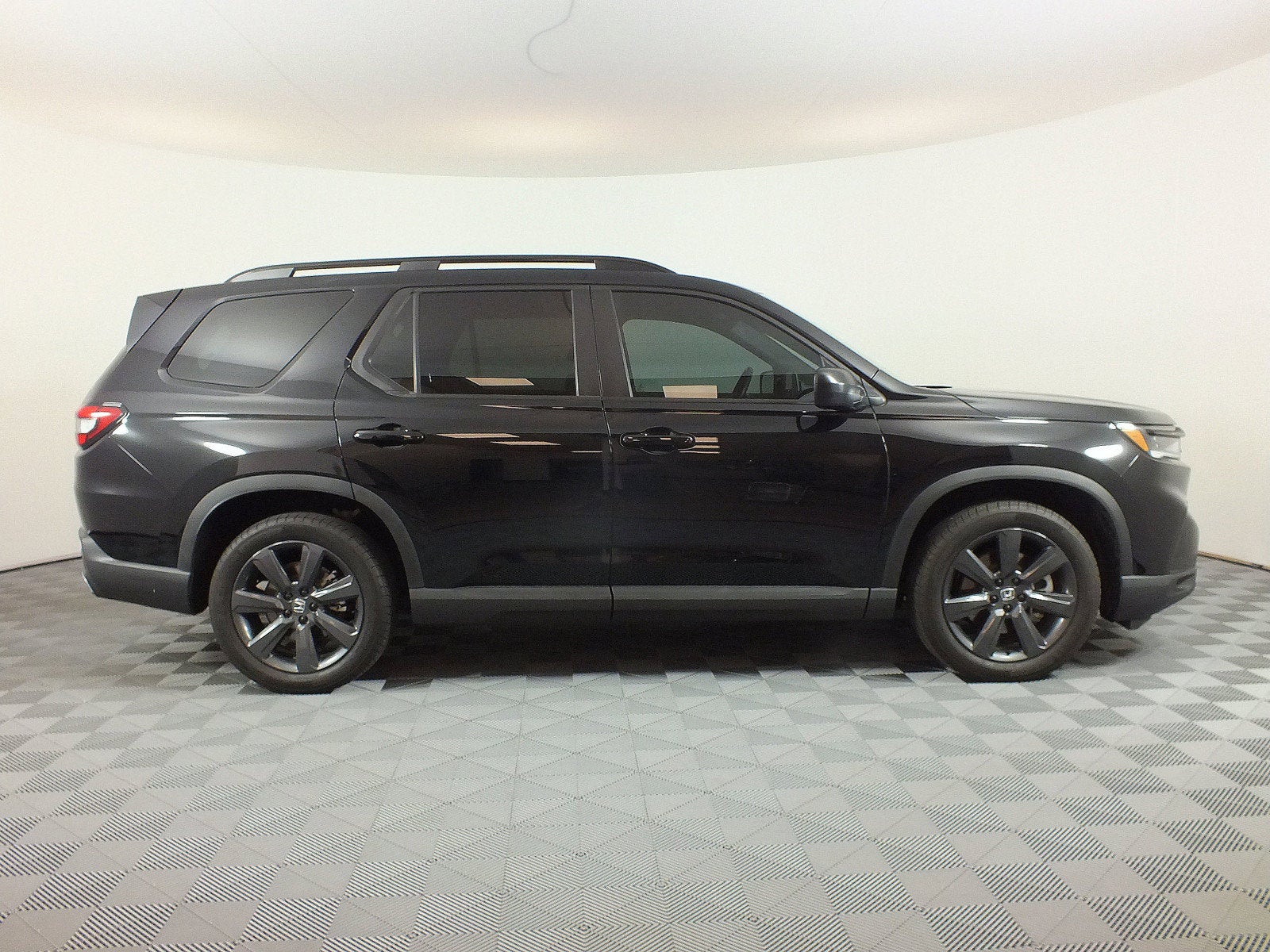 2025 Honda Pilot Sport AWD *1-OWNER! LOW MILES!*