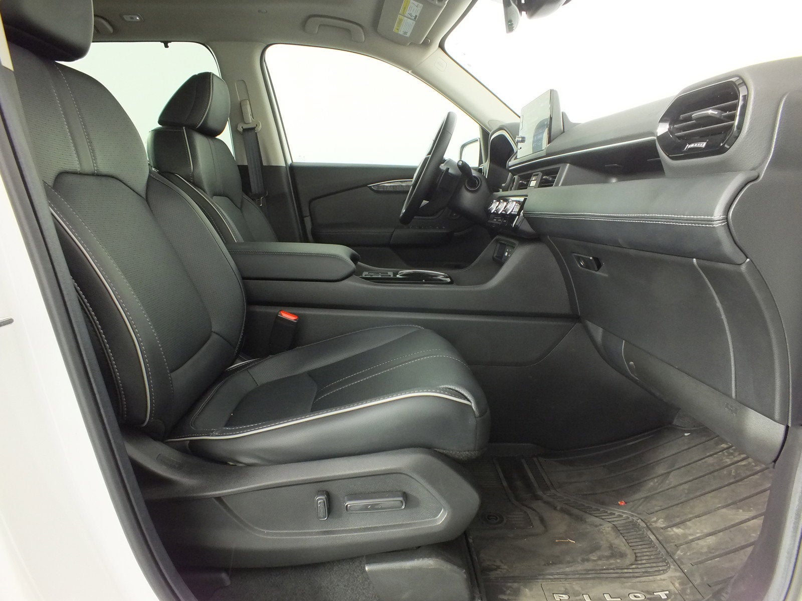 2025 Honda Pilot Elite AWD *1-OWNER! LOW MILES!*