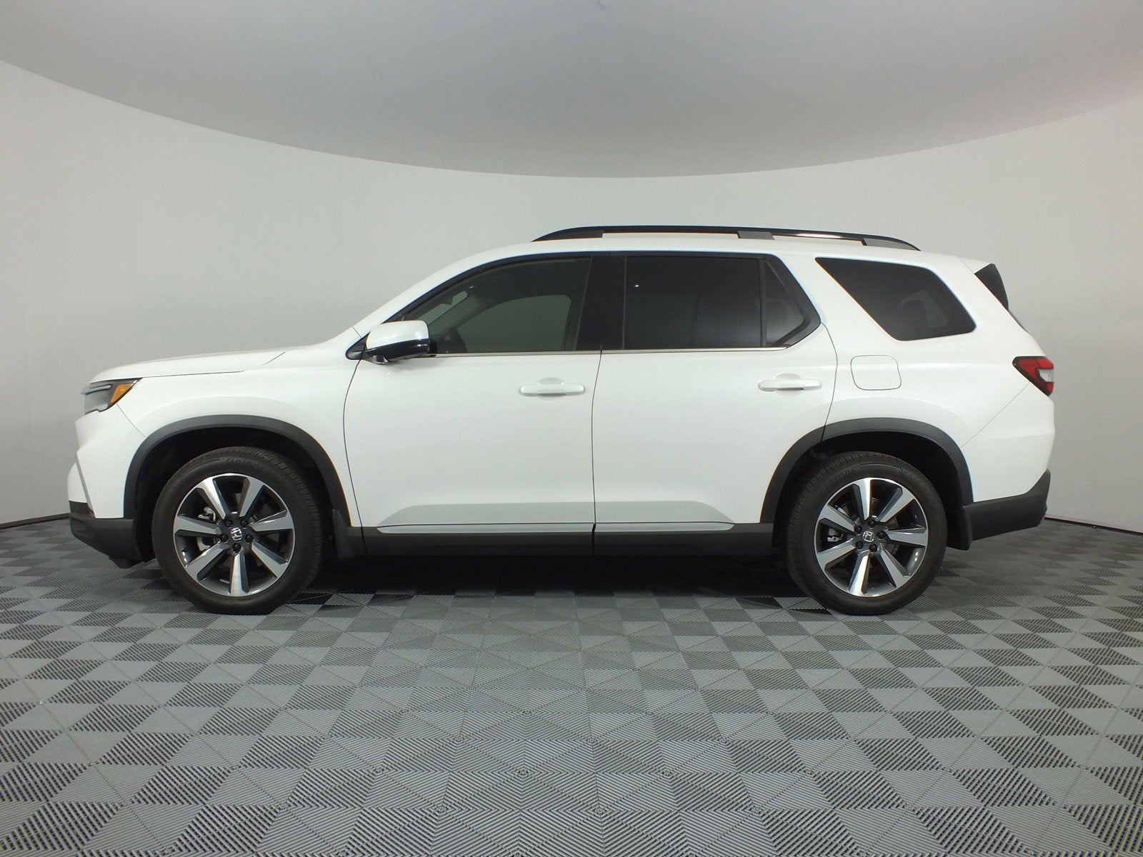 2025 Honda Pilot Elite AWD *1-OWNER! LOW MILES!*