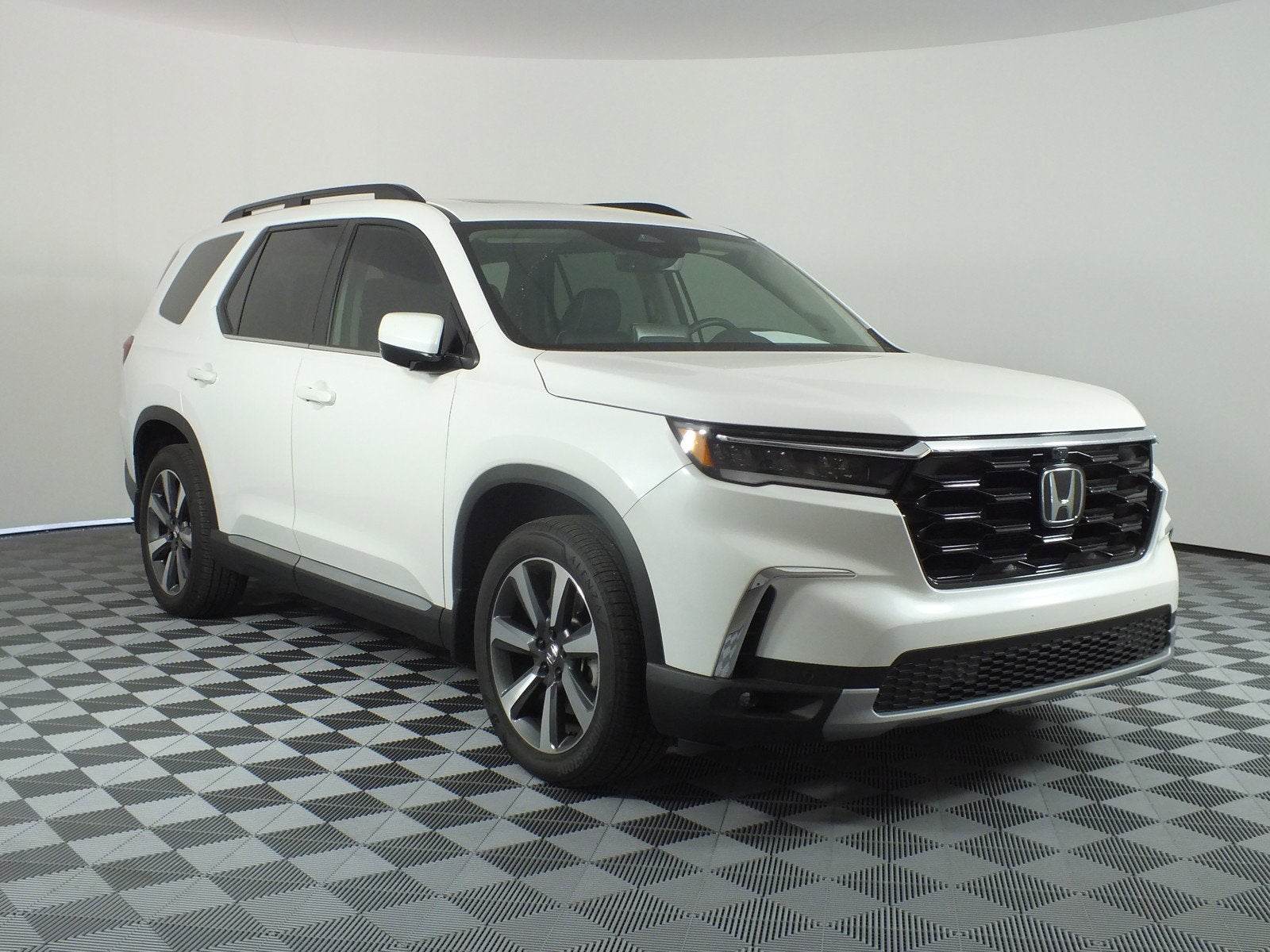 2025 Honda Pilot Elite AWD *1-OWNER! LOW MILES!*