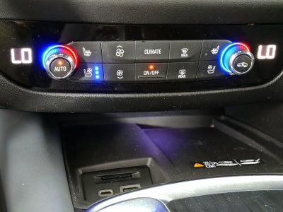 2022 Buick Enclave Premium *CLEAN CARFAX!*