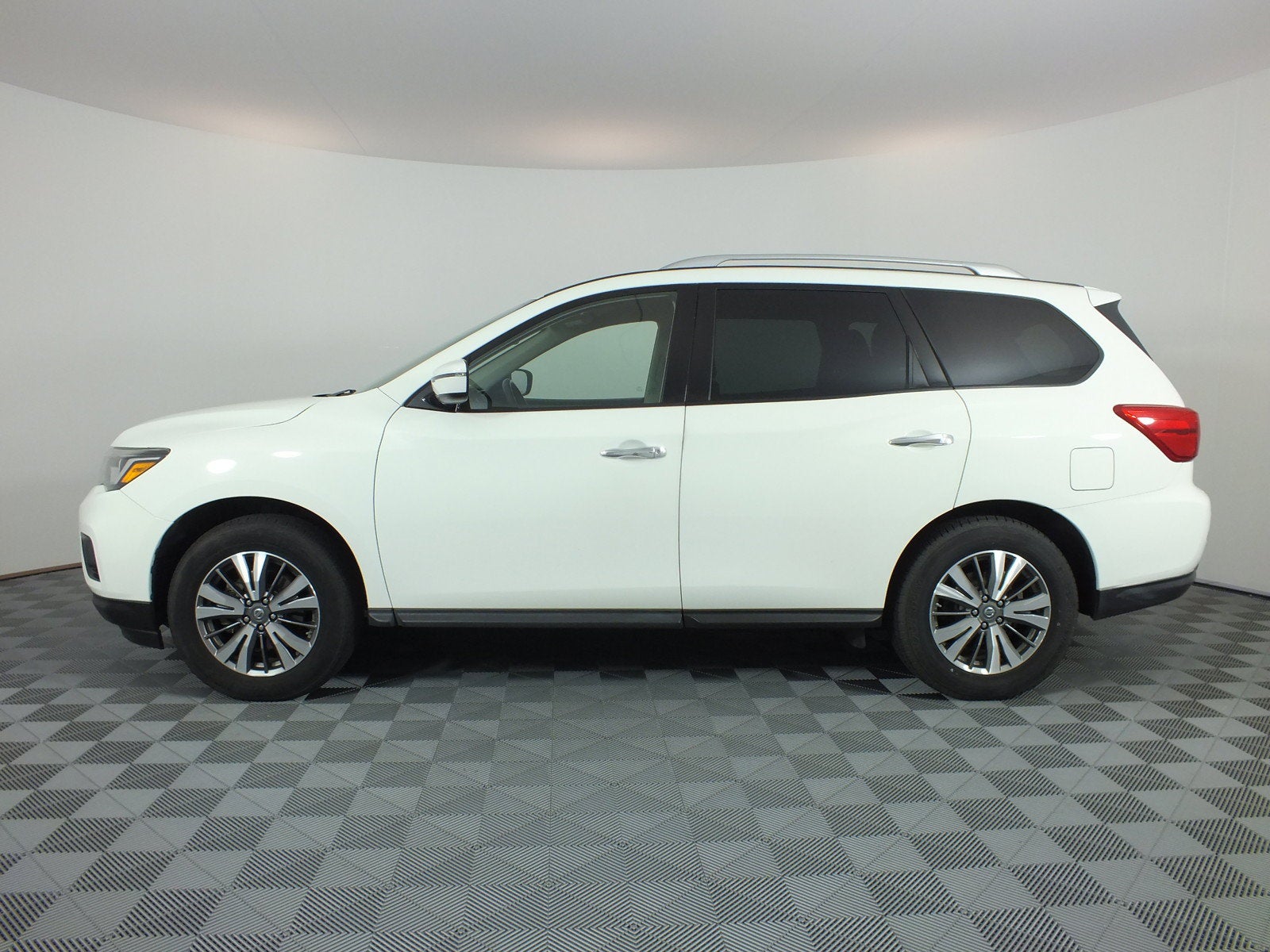 2019 Nissan Pathfinder SV 4WD *3rd ROW SEATING!*