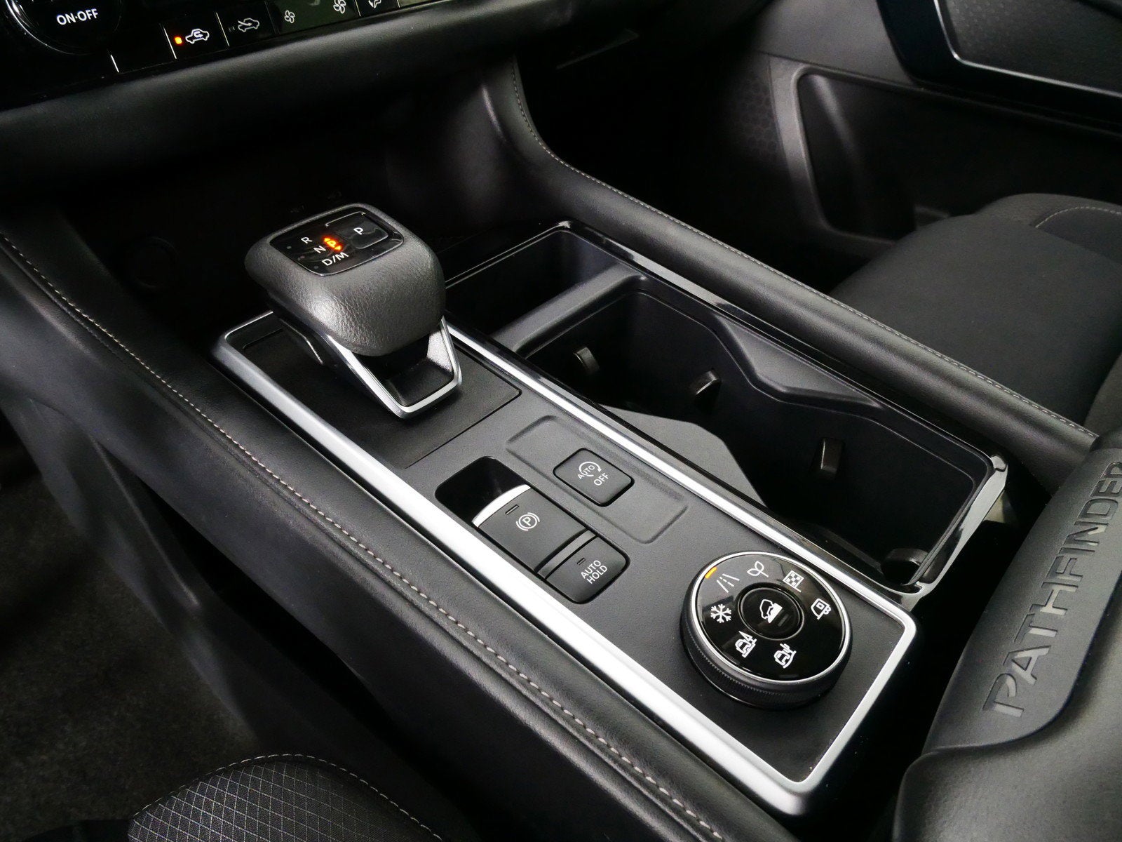 2025 Nissan Pathfinder SV 4WD *1-OWNER, CLEAN CARFAX!*