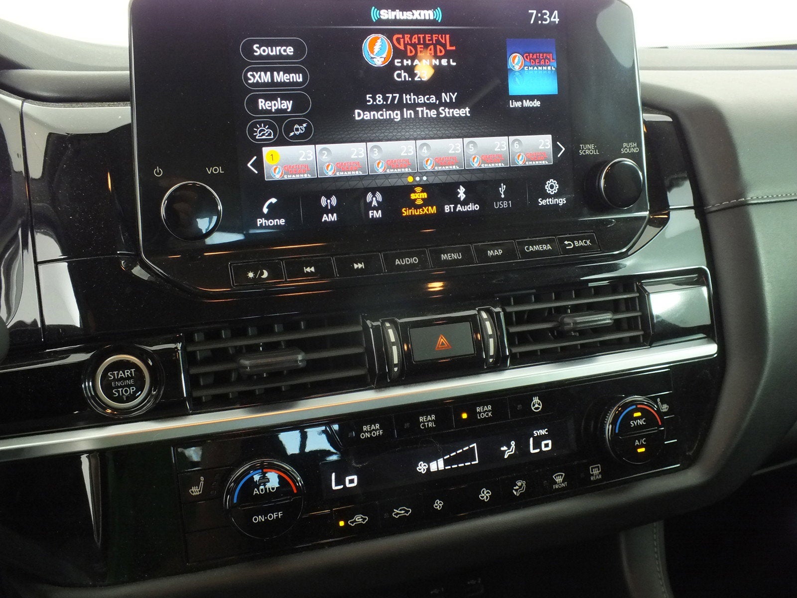 2023 Nissan Pathfinder SL *CLEAN CARFAX*