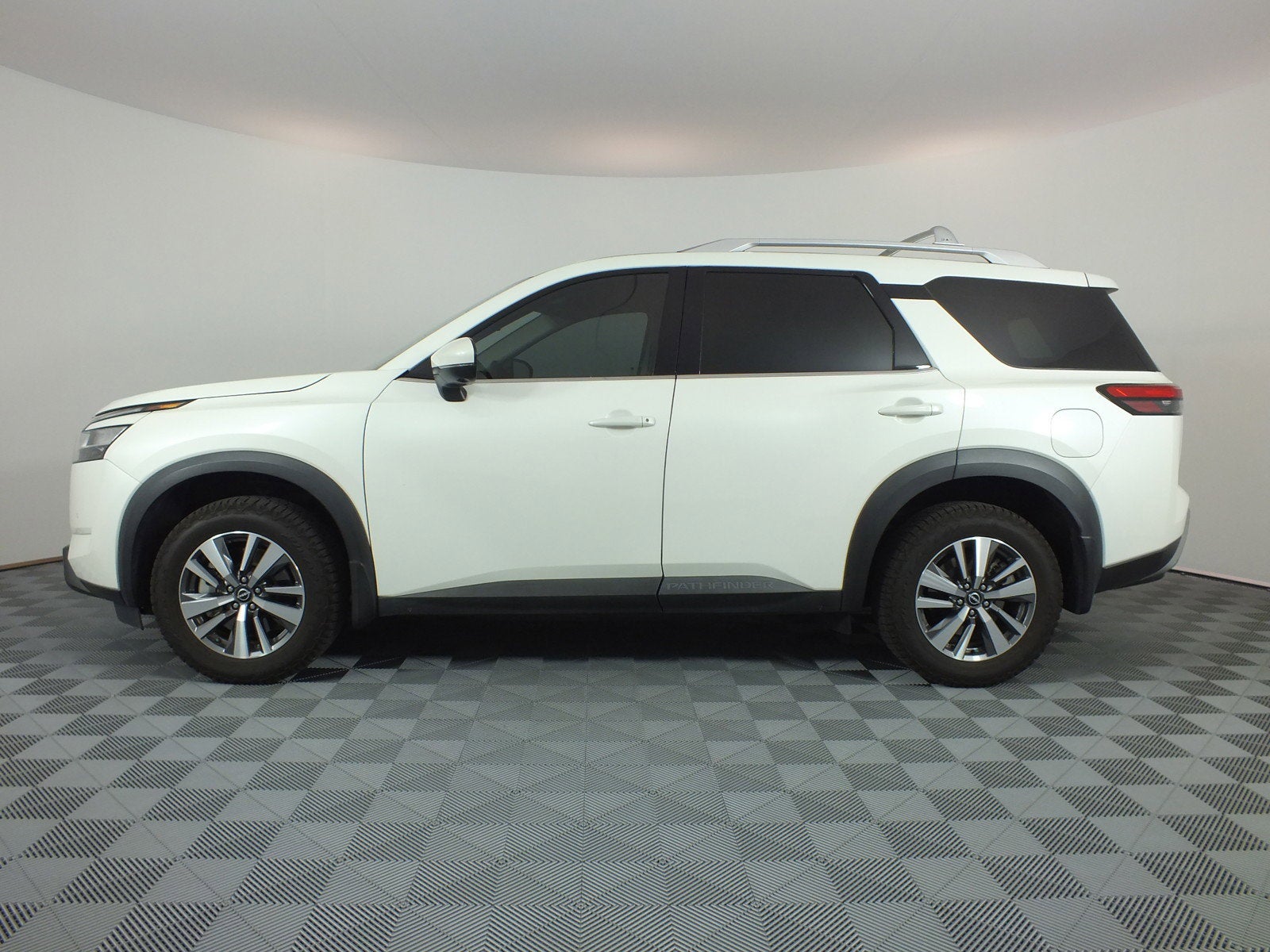 2023 Nissan Pathfinder SL *CLEAN CARFAX*