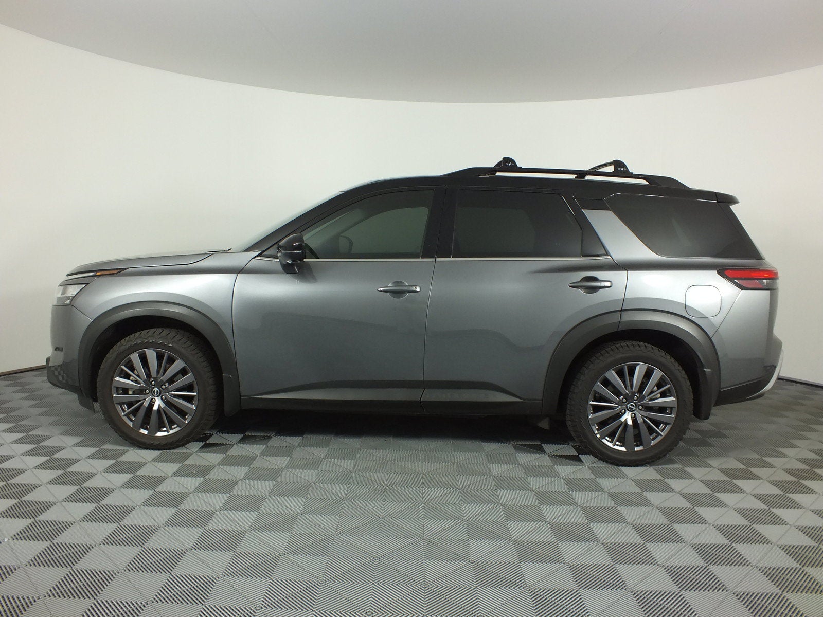2023 Nissan Pathfinder SL *1-OWNER! LOW MILES!*