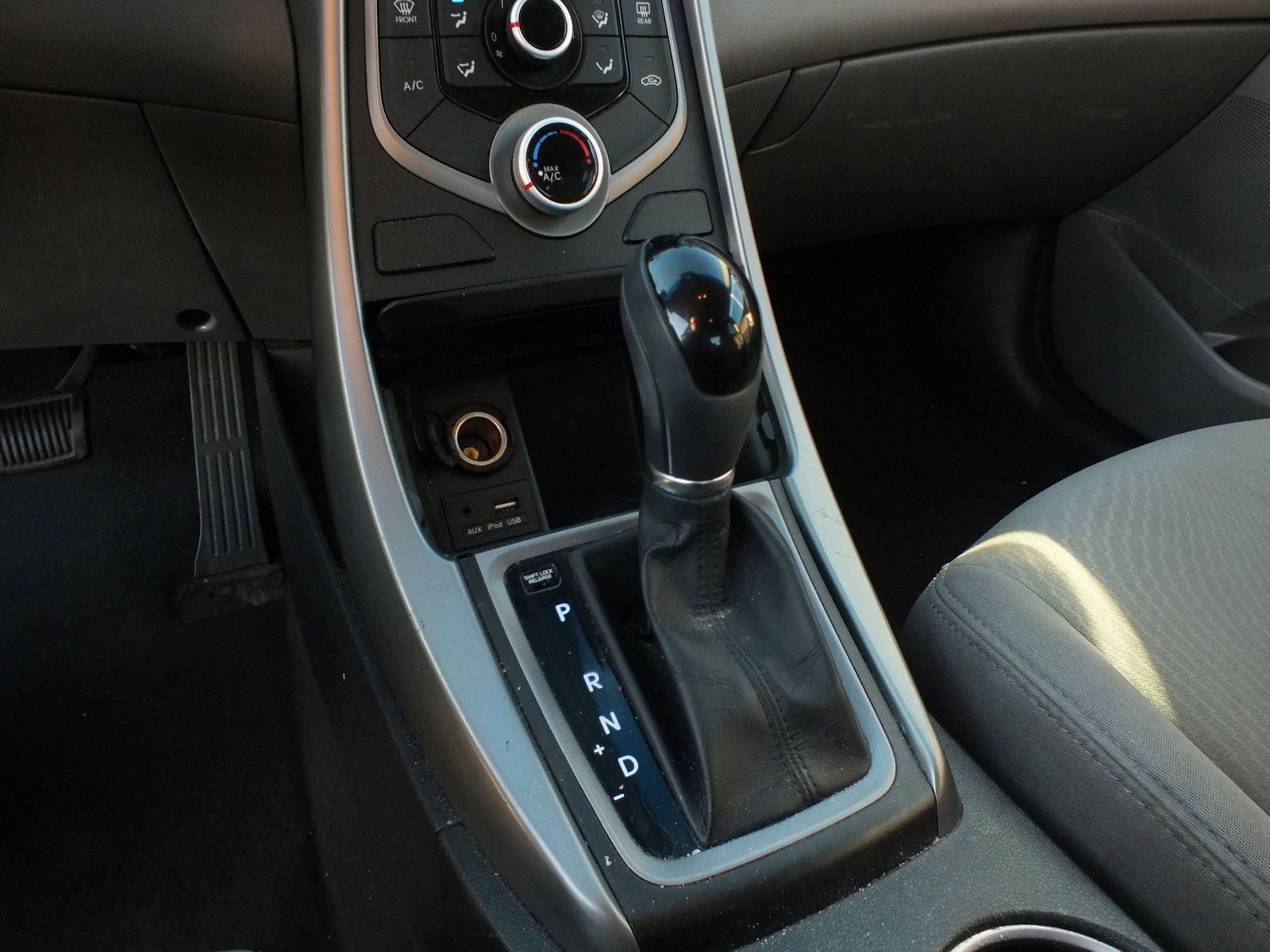 2016 Hyundai Elantra SE *RELIABLE DAILY DRIVER!*