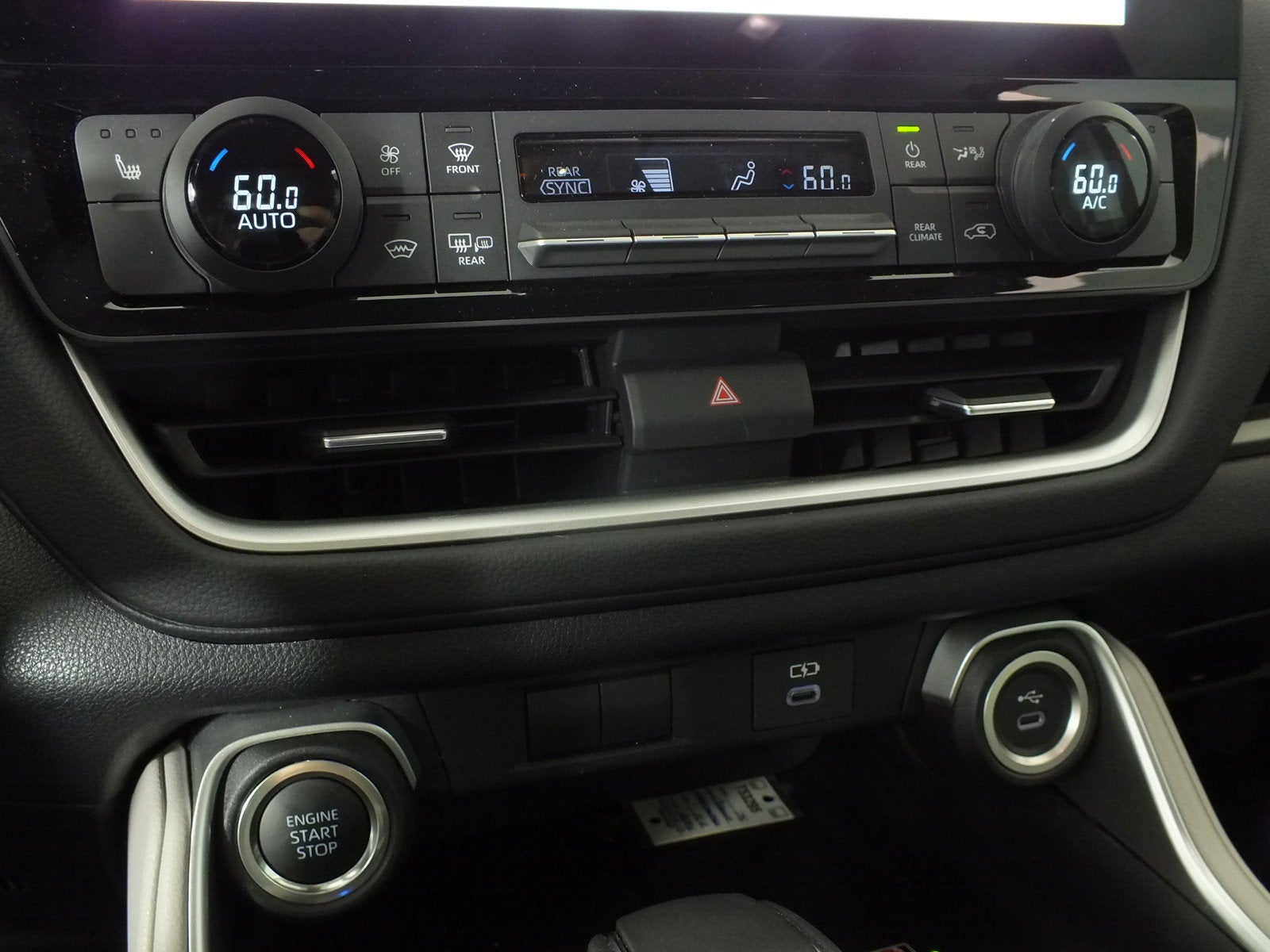 2025 Toyota Grand Highlander XLE *1-OWNER! UNDER 5K MILES!*