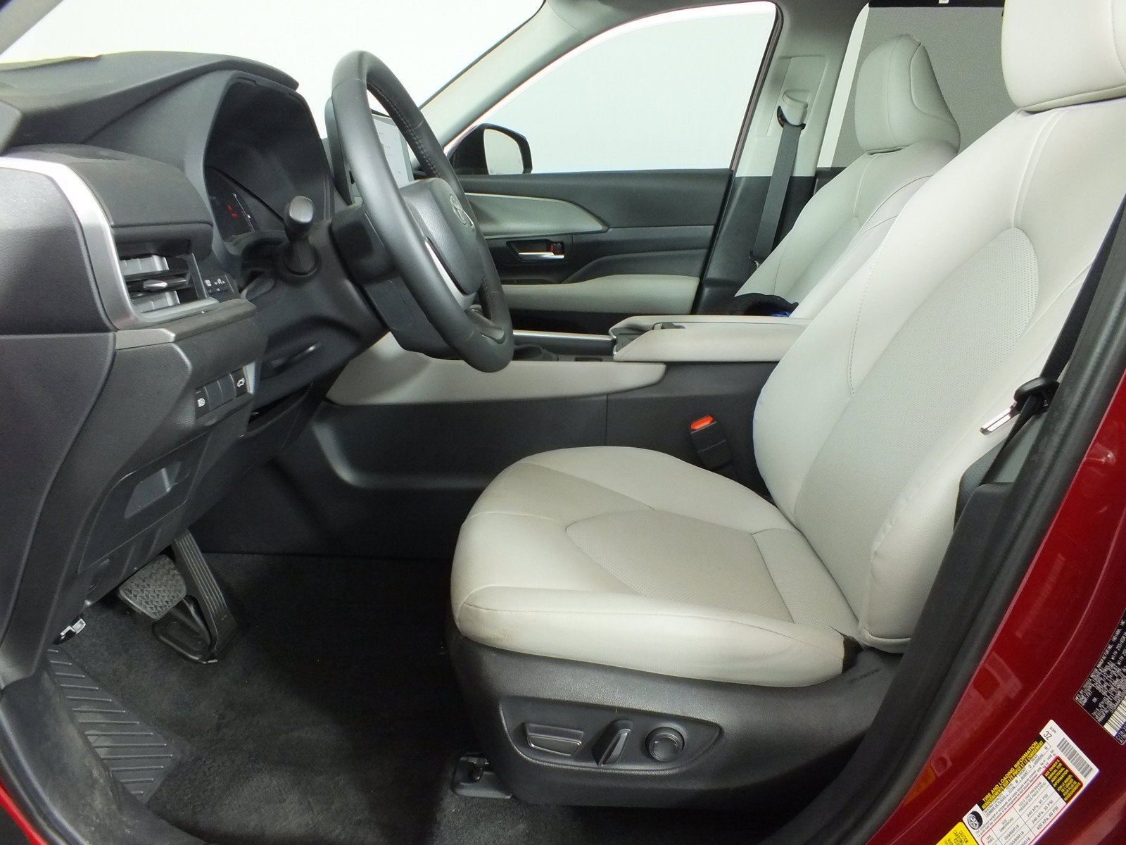 2025 Toyota Grand Highlander XLE *1-OWNER! UNDER 5K MILES!*