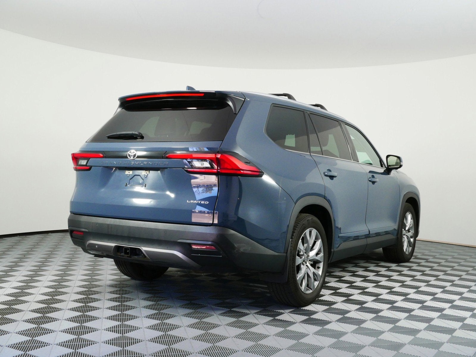 2024 Toyota Grand Highlander Limited FWD *1-OWNER, CLEAN CARFAX!*