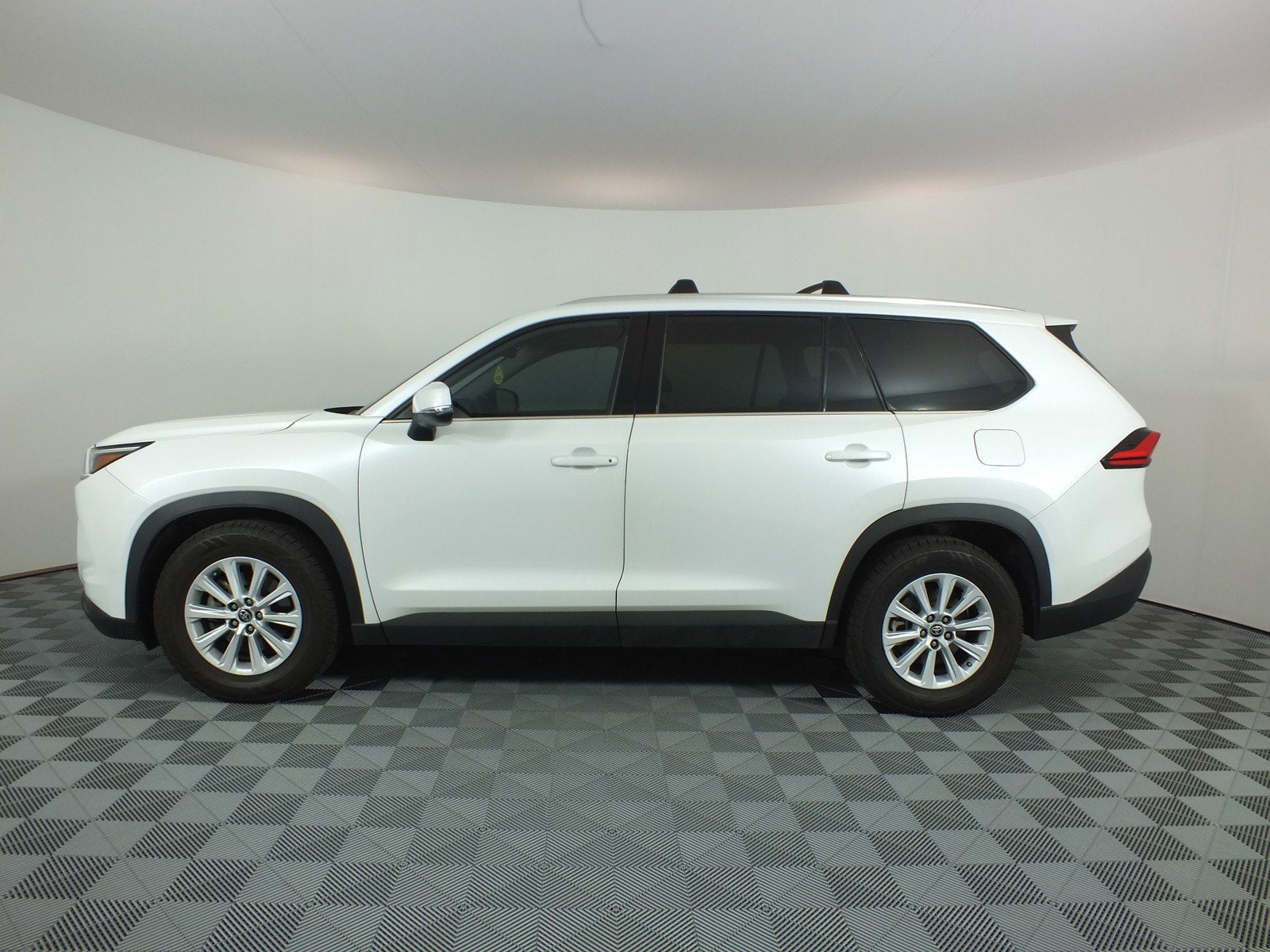 2024 Toyota Grand Highlander XLE AWD *CLEAN CARFAX*