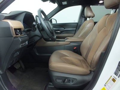 2024 Toyota Grand Highlander Hybrid MAX Platinum AWD *CLEAN CARFAX! UNDER 30K MILES*
