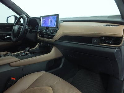 2024 Toyota Grand Highlander Hybrid MAX Platinum AWD *CLEAN CARFAX! UNDER 30K MILES*