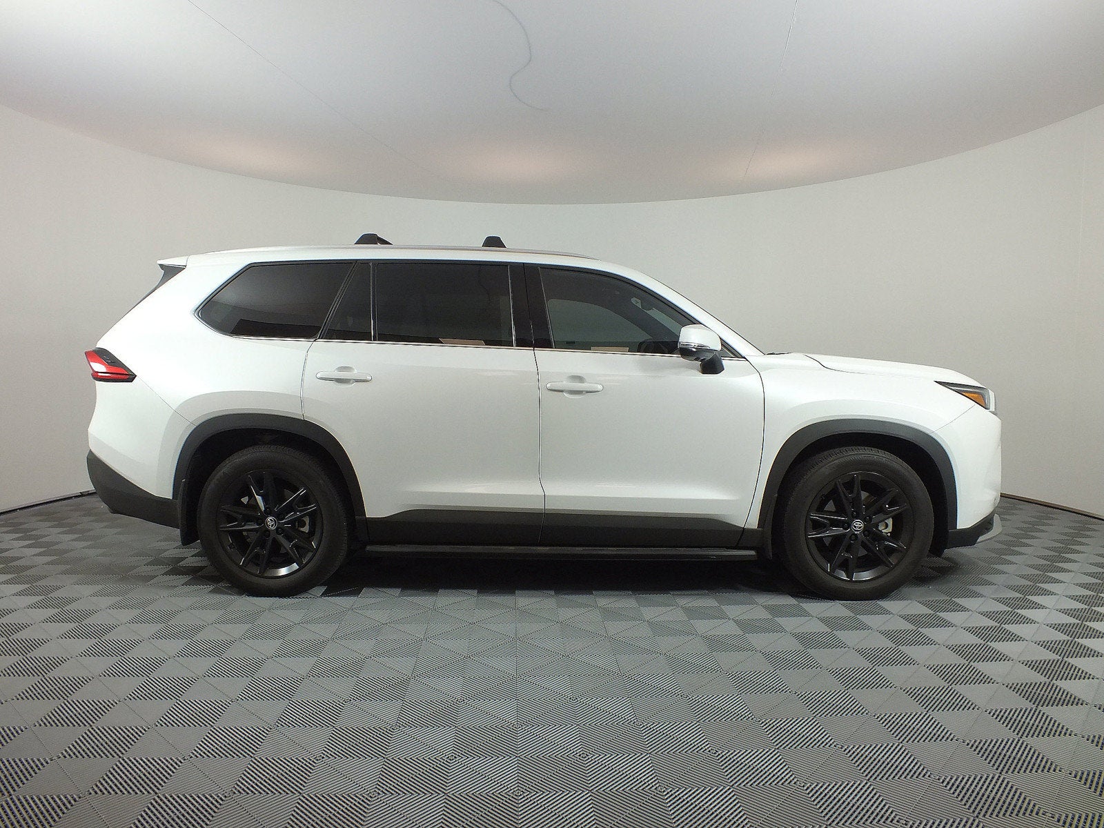 2024 Toyota Grand Highlander Hybrid MAX Platinum AWD *CLEAN CARFAX! UNDER 30K MILES*