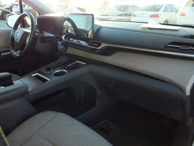 2024 Toyota Sienna LE Hybrid *1-OWNER*