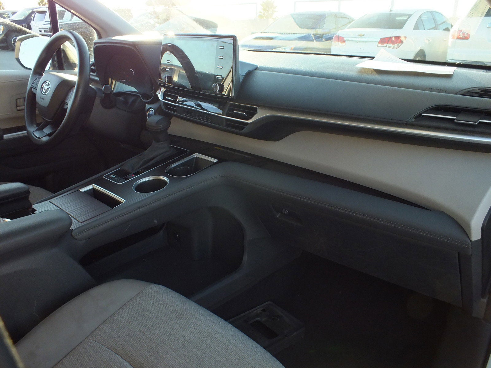 2024 Toyota Sienna LE Hybrid *1-OWNER*