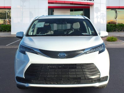 2024 Toyota Sienna LE Hybrid *1-OWNER*