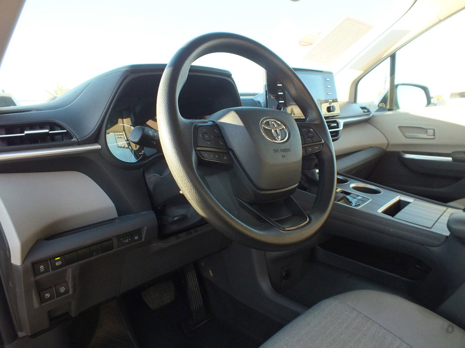 2024 Toyota Sienna LE Hybrid *1-OWNER*