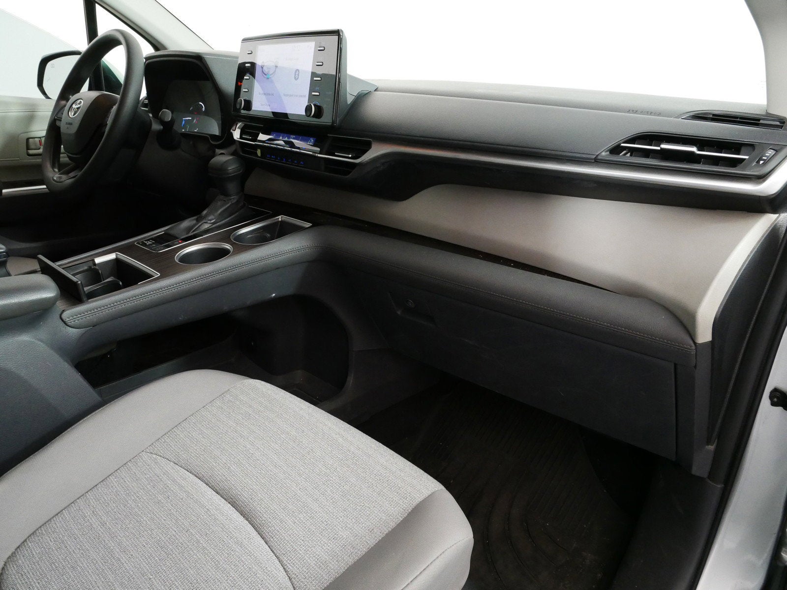 2023 Toyota Sienna LE *1-OWNER*