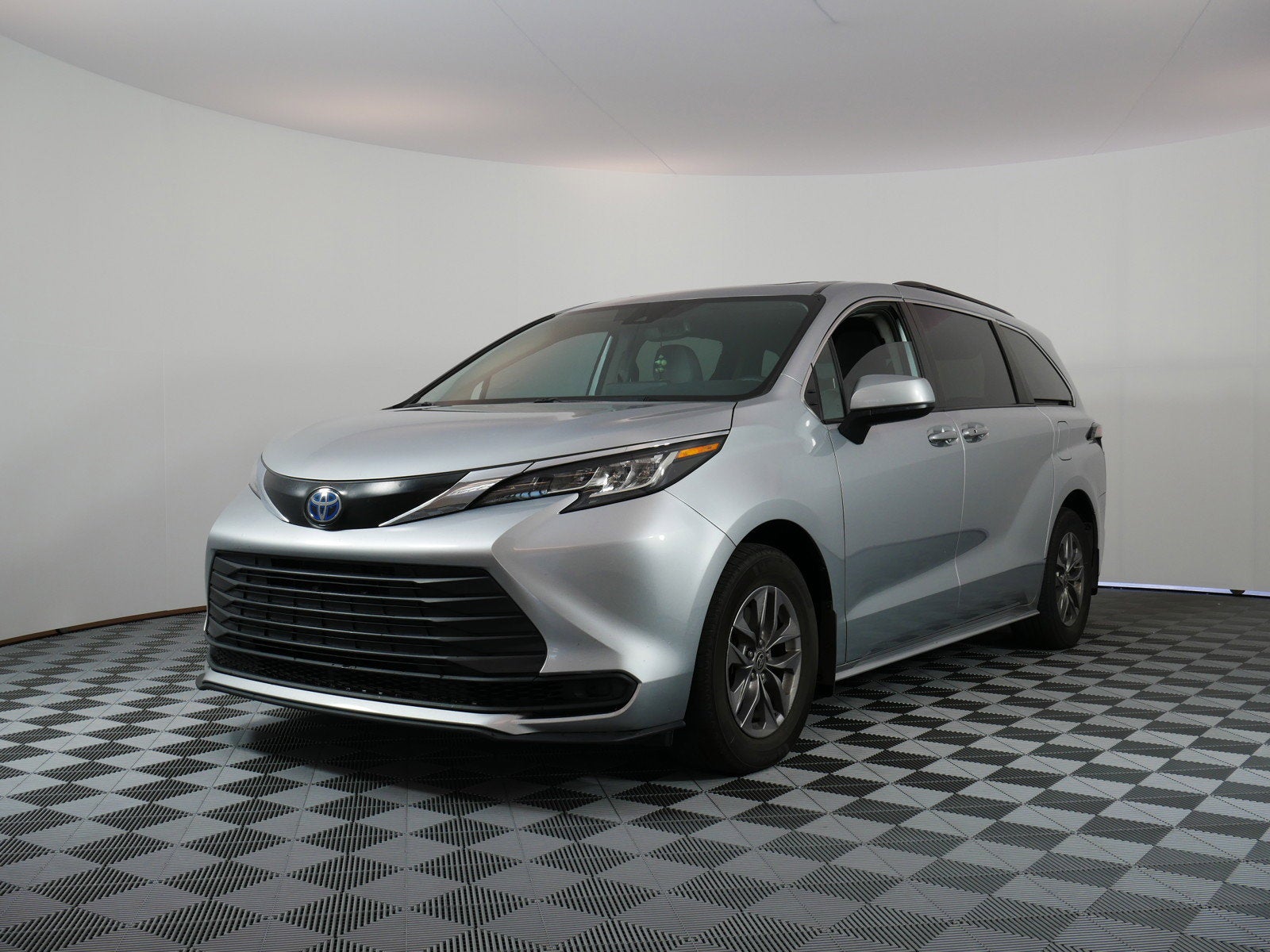 2023 Toyota Sienna LE *1-OWNER*