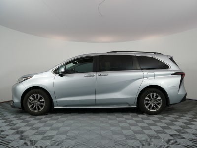 2023 Toyota Sienna LE *1-OWNER*