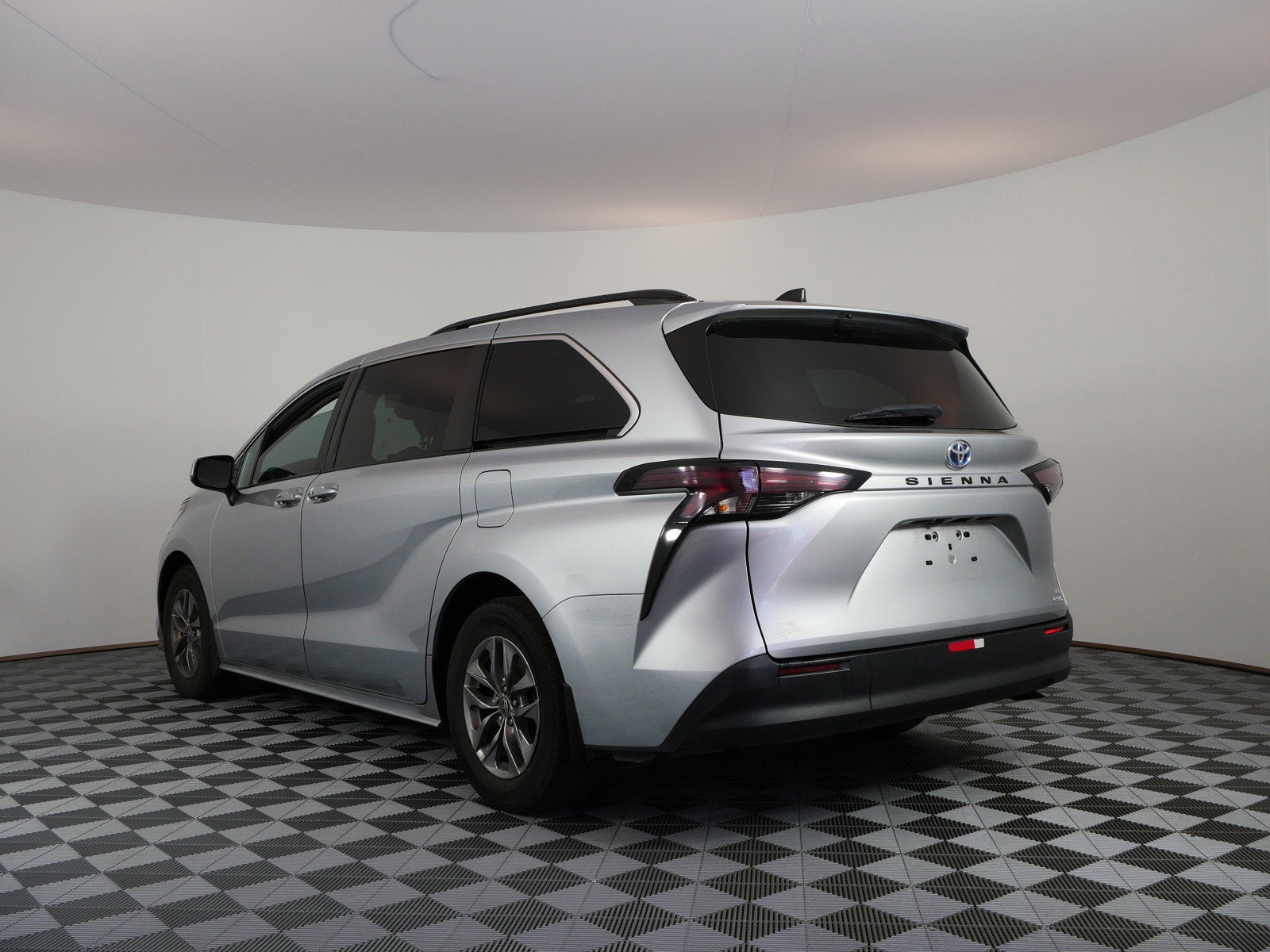 2023 Toyota Sienna LE *1-OWNER*