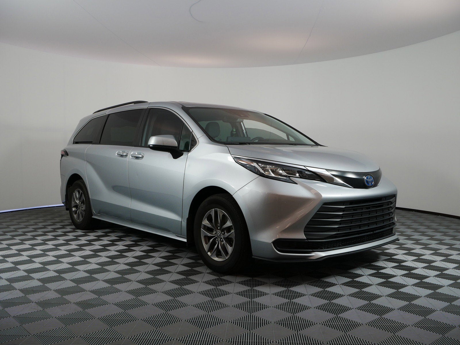 2023 Toyota Sienna LE *1-OWNER*