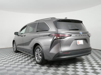 2024 Toyota Sienna LE AWD *CLEAN CARFAX, 1 OWNER!*