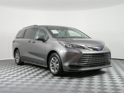 2024 Toyota Sienna LE AWD *CLEAN CARFAX, 1 OWNER!*