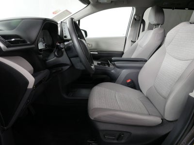 2024 Toyota Sienna LE AWD *CLEAN CARFAX, 1 OWNER!*