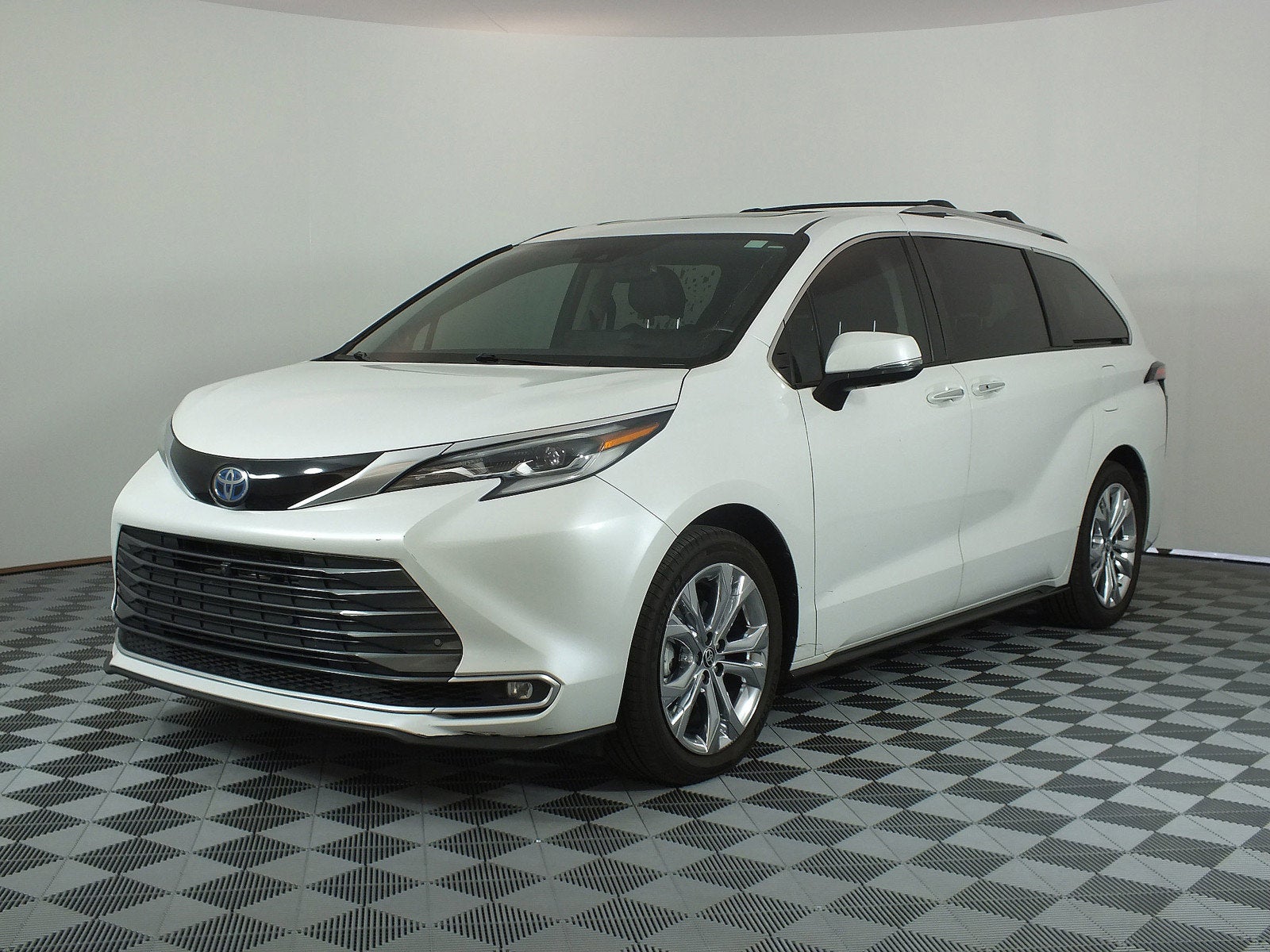 2023 Toyota Sienna Platinum Hybrid *1-OWNER*